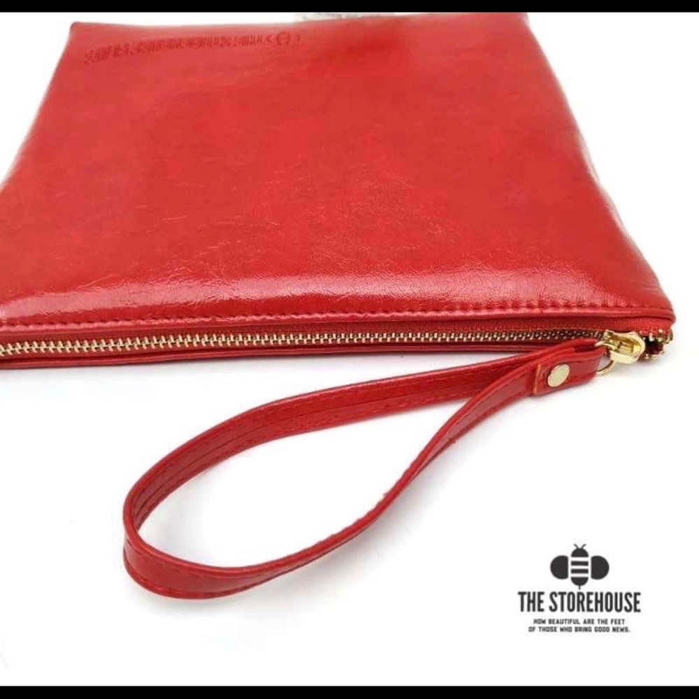 Red oiled tanned leather bag